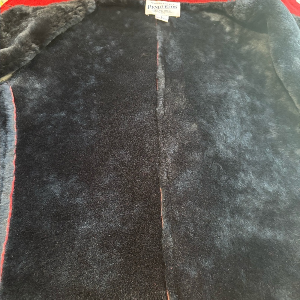 PENDELTON Woman's Red Suede Full Zip  Vest Size large Shearling Lined - Picture 3 of 4